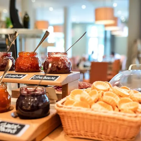 מלון Upstalsboom Ostseebad Kühlungsborn