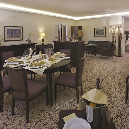 Upstalsboom מלון 4*